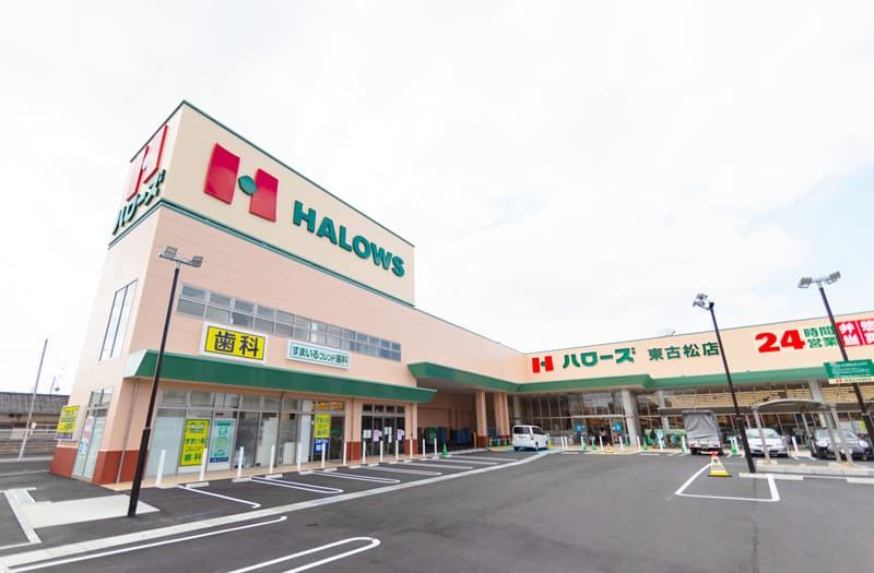 岡山市北区東古松の歯医者「すまいるフレンド歯科」 温かい自然光が差し込む開放的で明るい医院です